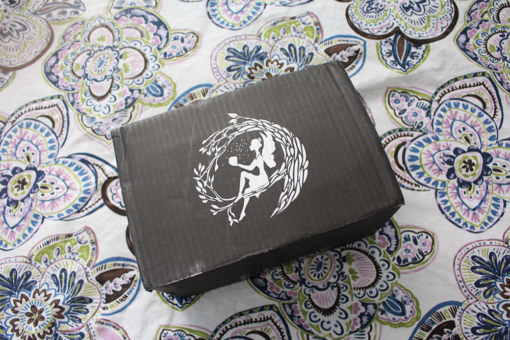 fairyloot box - theheartofabookblogger